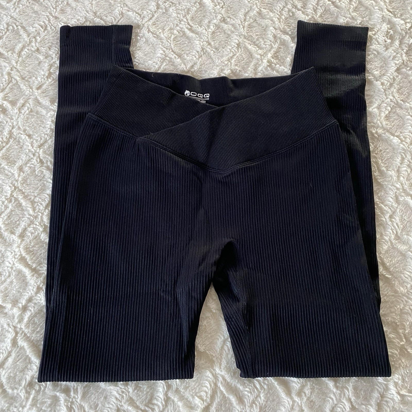 Oqq Black Ribbed High Waist Cross Over Leggings Seamless Womens Size Small